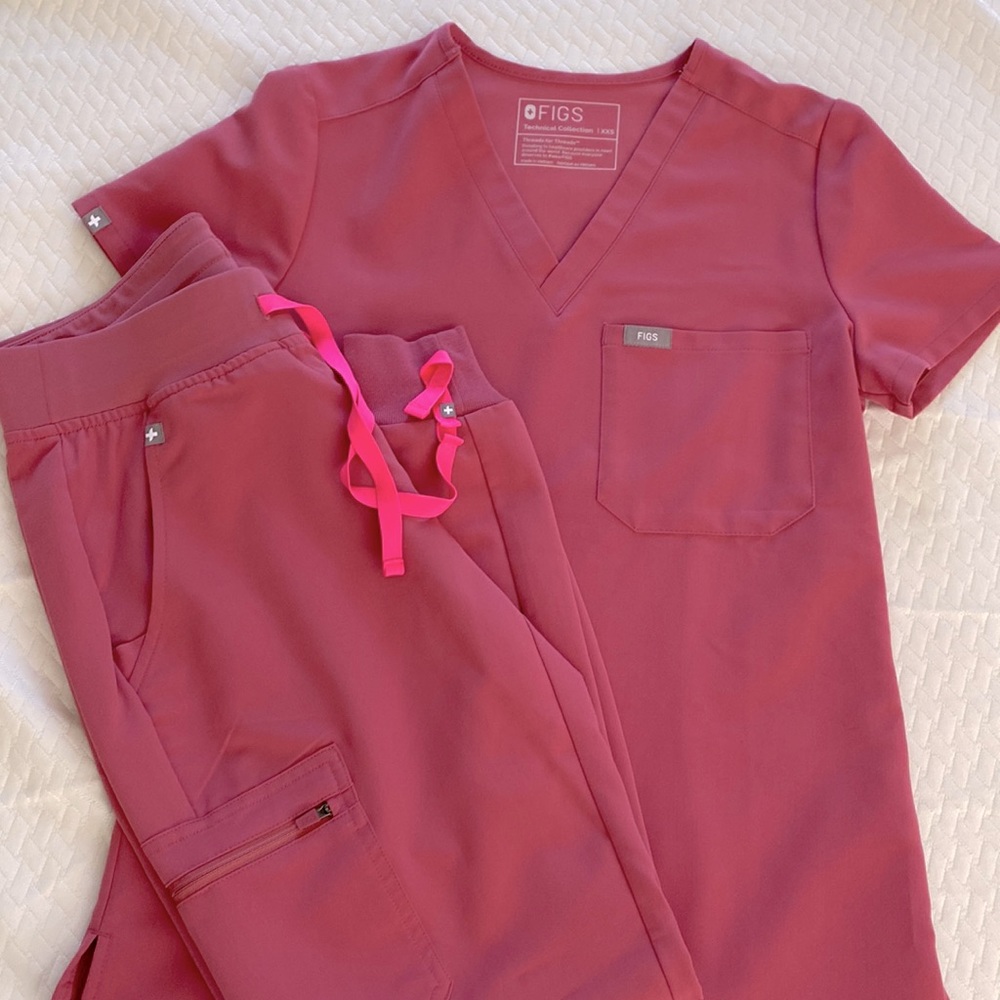 Figs QUARTZ (breast cancer awareness) 🎀 scrub set XXS/XSP